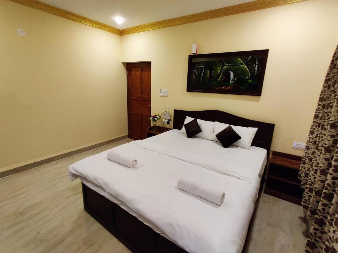 Ena Holiday Inn Calangute Extérieur photo